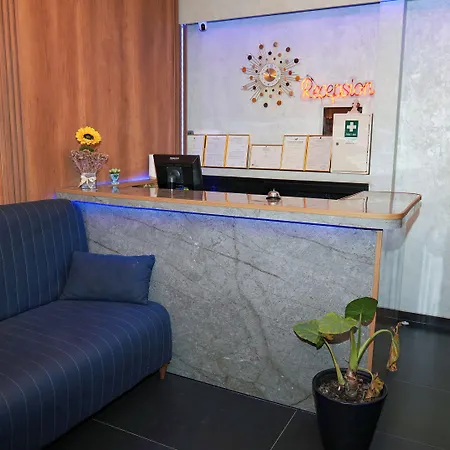 酒店 313 地拉那